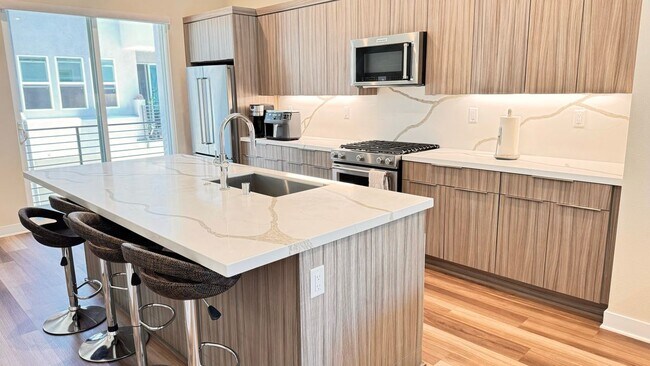 Building Photo - 1307 W Cara Dr