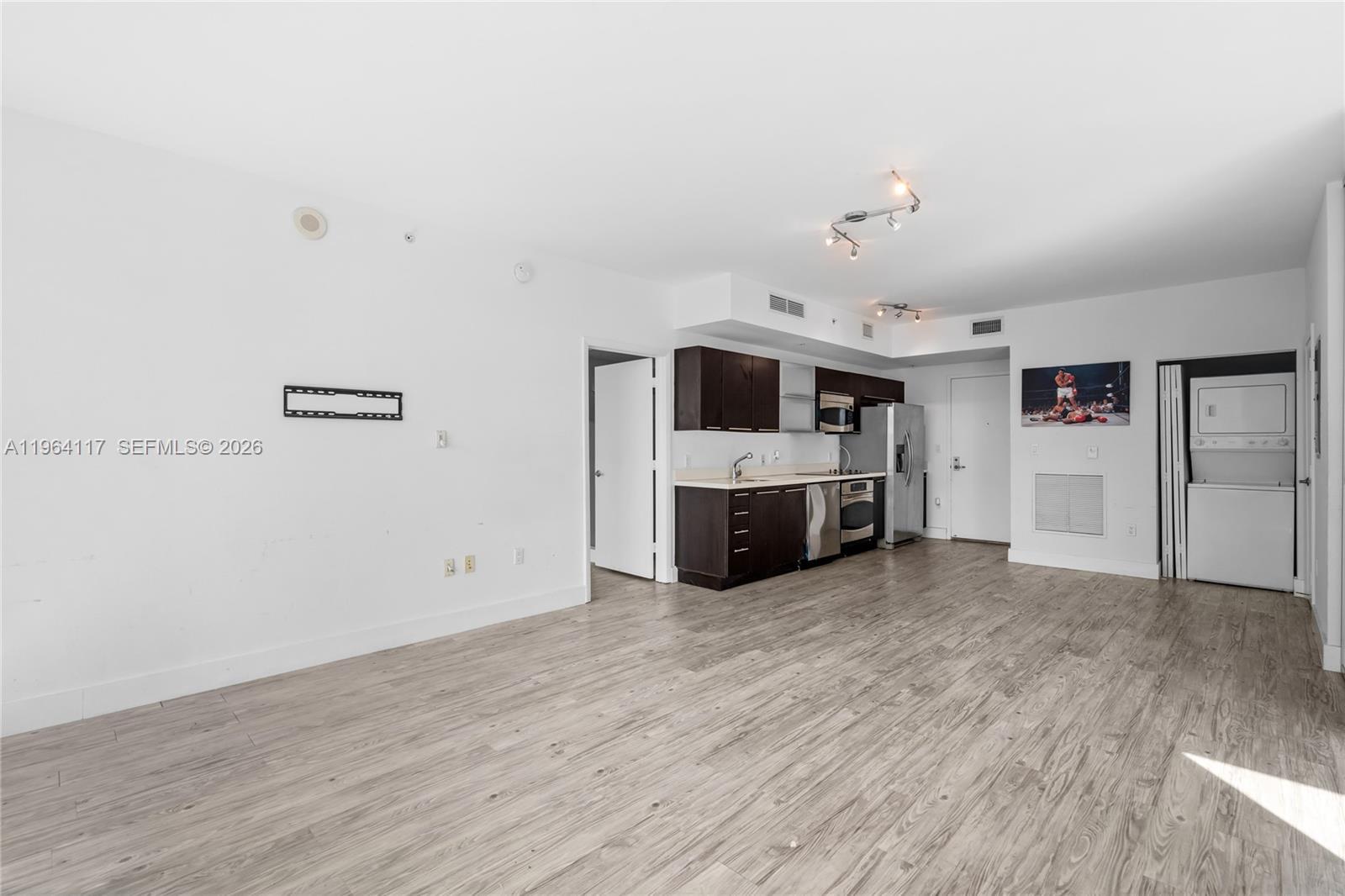 Building Photo - 90 SW 3rd St