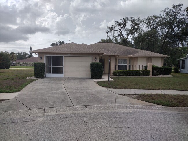 Building Photo - 2 bedroom 2 bathroom Large House for rent ...