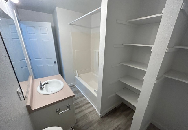 Building Photo - 312 E Mission Ave