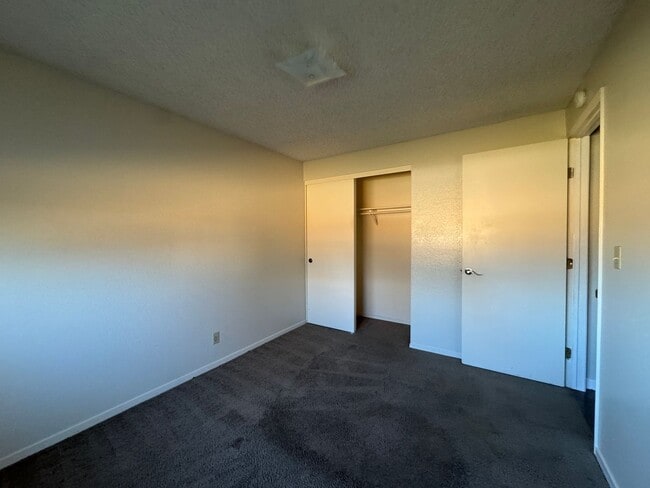 Building Photo - 3 Bed, 2 Bath Home Available NOW in Southeast Reno!
