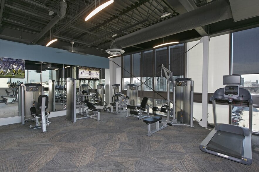Building Photo - 650 W Wayman St