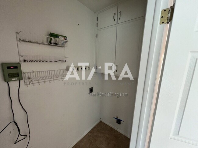 Building Photo - 1374 Marinwood Ave
