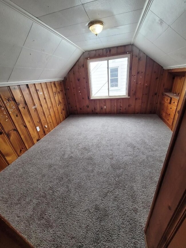 Building Photo - 3 Bedroom 1 Bath Home in Eastpointe