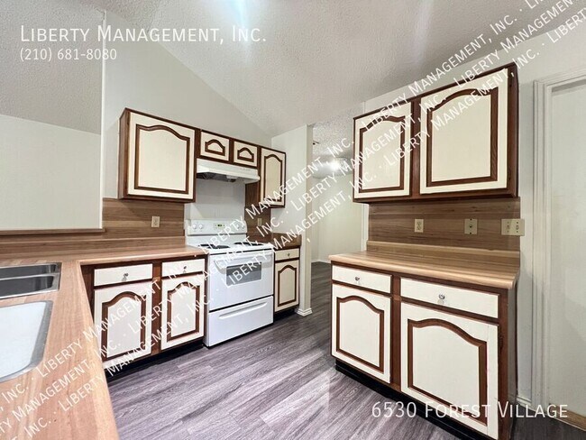 Building Photo - 6530 Forest Village