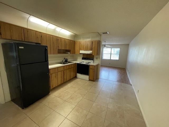 Kitchen - 1944 Redbank Rd