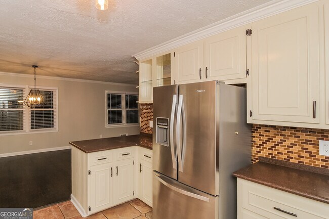 Building Photo - 715 Jett Rd