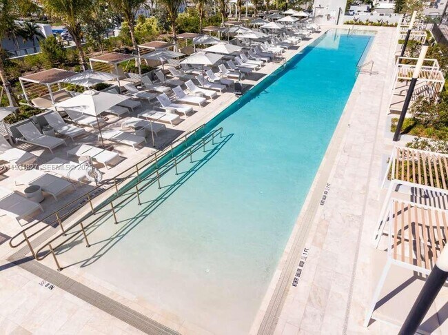 Building Photo - 580 72nd St