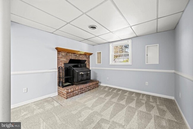 Building Photo - 2402 Raintree Ave