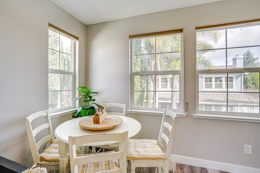 Building Photo - 1673 Harmony St