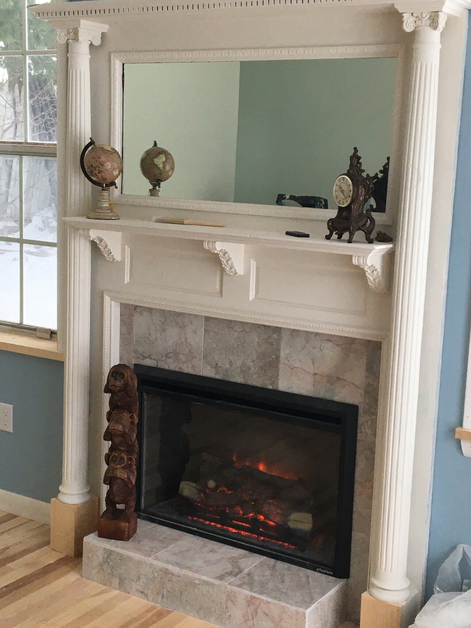 Electric fireplace with remote - 37 Bernard St