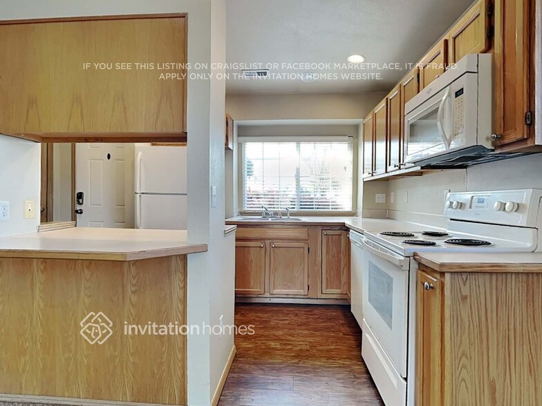 Building Photo - 3913 48th Ave NE