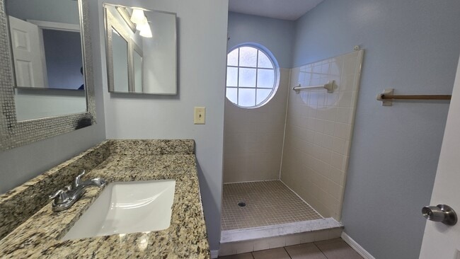 Building Photo - 2747 N Poinciana Blvd