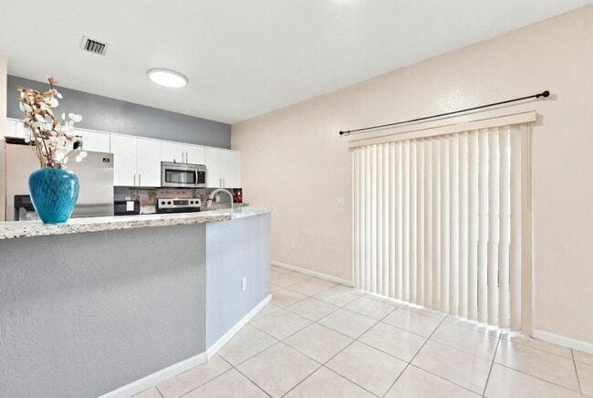 Building Photo - 406 W Santa Catalina Cir