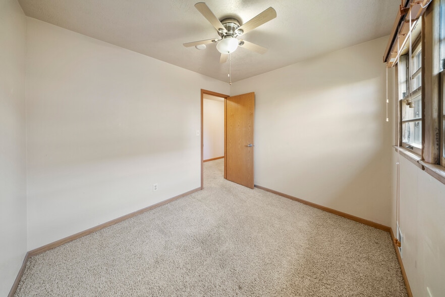 Main level third bedroom - 2405 W 28th St