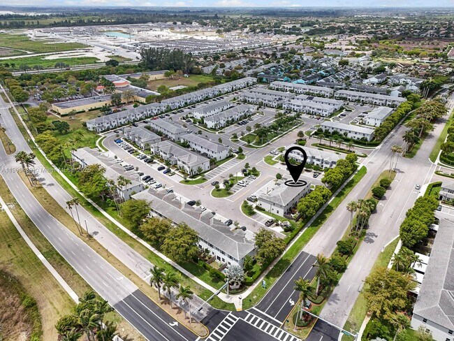 Building Photo - 2723 SE 17th St