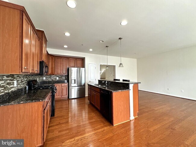 Building Photo - 7396 Brunson Cir