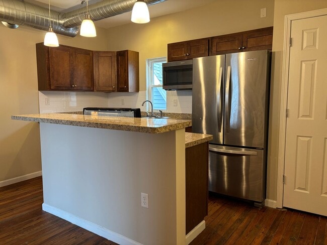 Building Photo - 580 Amherst St