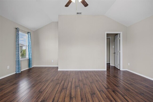 Building Photo - 20521 Farm Pond Ln