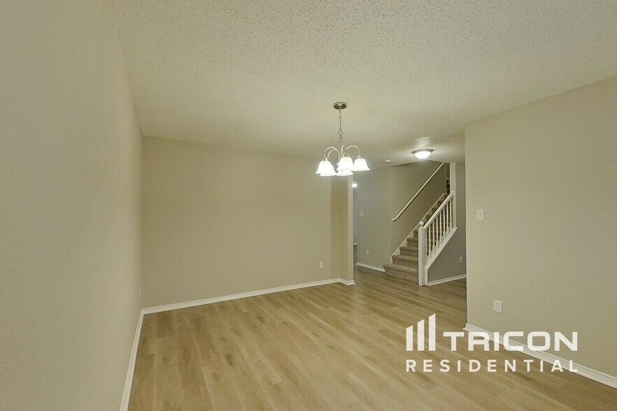 Building Photo - 712 Forest Creek
