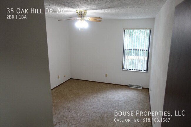 Building Photo - 35 Oak Hill Dr