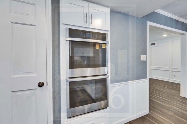 Building Photo - 11301 Taterwood Dr