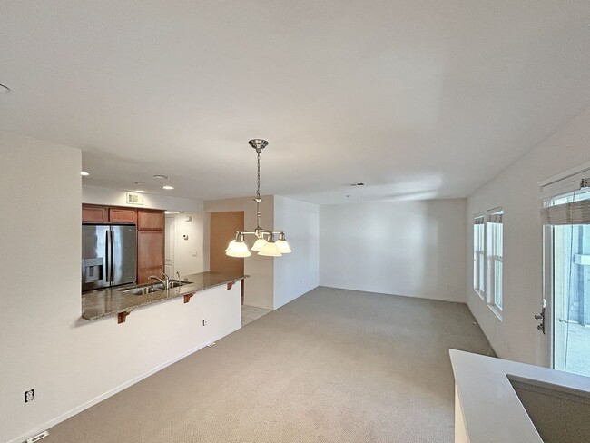 Building Photo - Stunning 2BD/2BA w/ In-Unit Laundry and Attached Garage in Midway District!