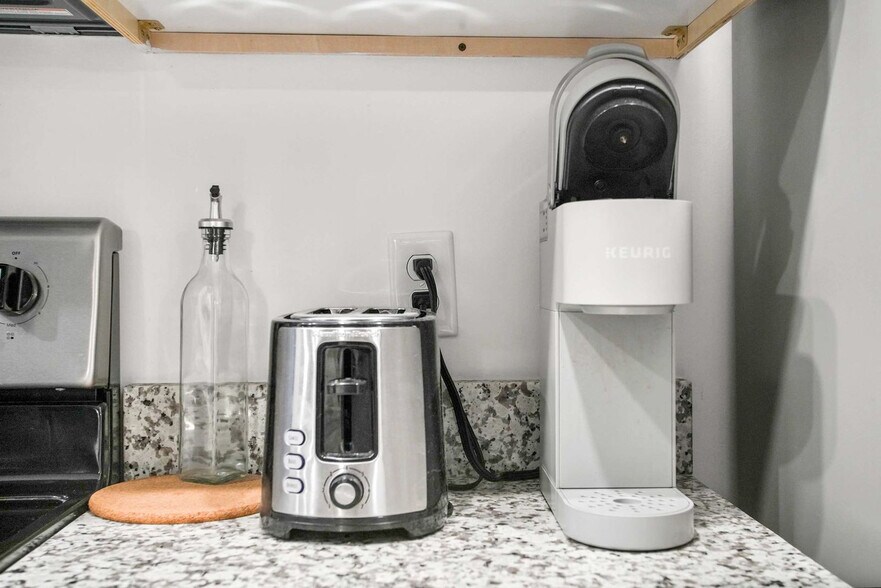 Building Photo - 209 9th St