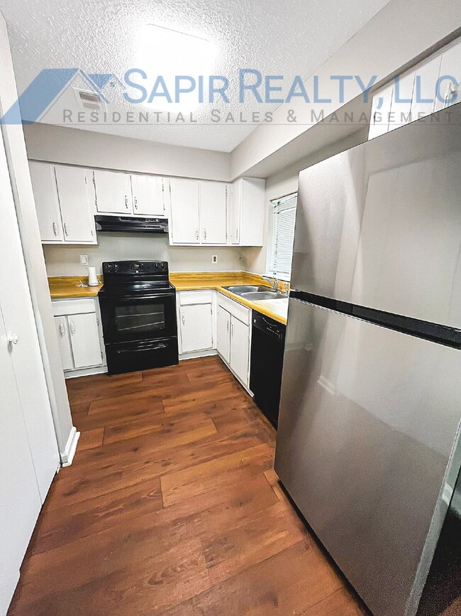 Building Photo - 8697 Embrey Dr