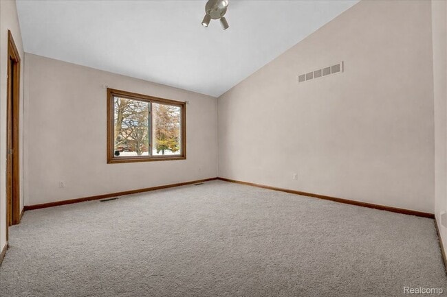 Building Photo - 249 E Silverbell Rd