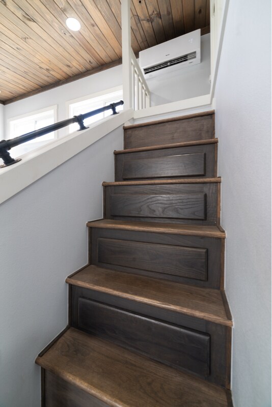 Building Photo - 8220 Canoga Ave