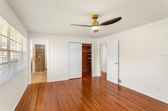 Building Photo - 105 John Anderson Dr