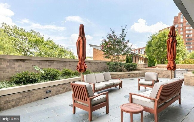 Building Photo - 2bed/1bath at The Odyssey with Garage Park...