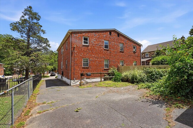 Building Photo - 126 4th Ave