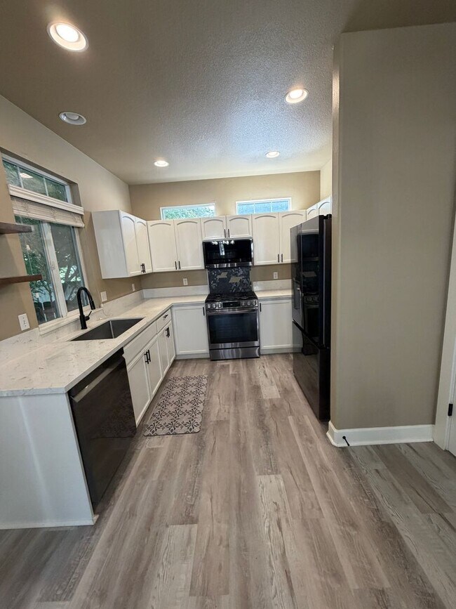 Building Photo - BEAUTIFUL 3 Bed | 2.5 Bath Home with Modern Updates, AC & 2-Car Garage