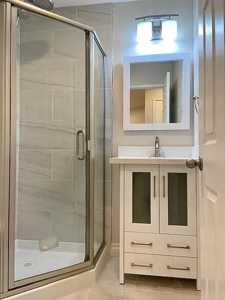 Building Photo - 1251 W Mc Kinley Ave