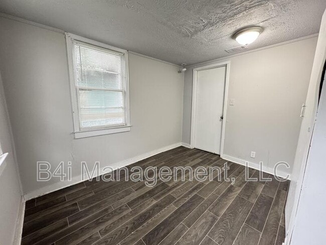 Building Photo - 173 Ward St