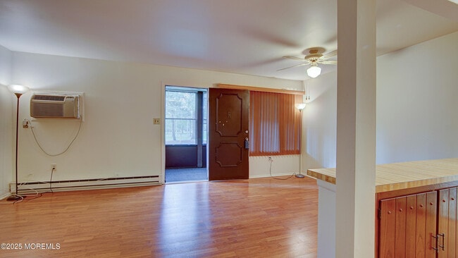 Building Photo - 138 Amberly Dr