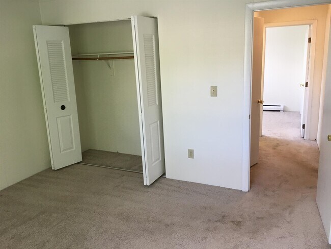 Building Photo - 3981 Brown Ave