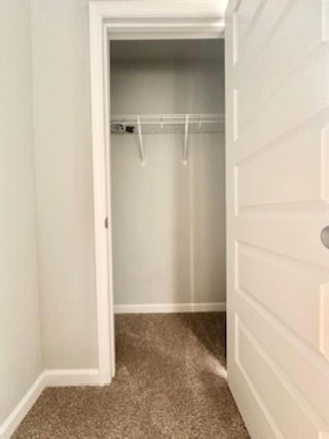 Building Photo - 156 Buckhorn Ave