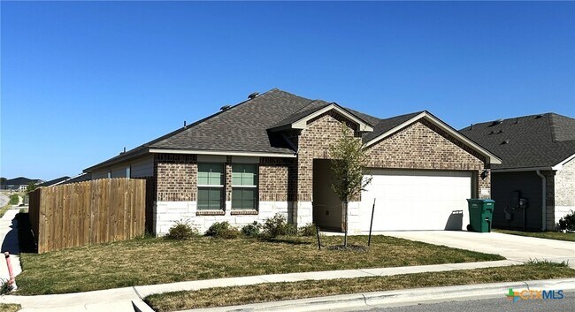 Building Photo - 1201 Lindsey Dr
