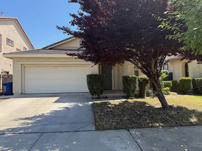 Building Photo - Spacious 4-Bedroom Haven with 2 Baths