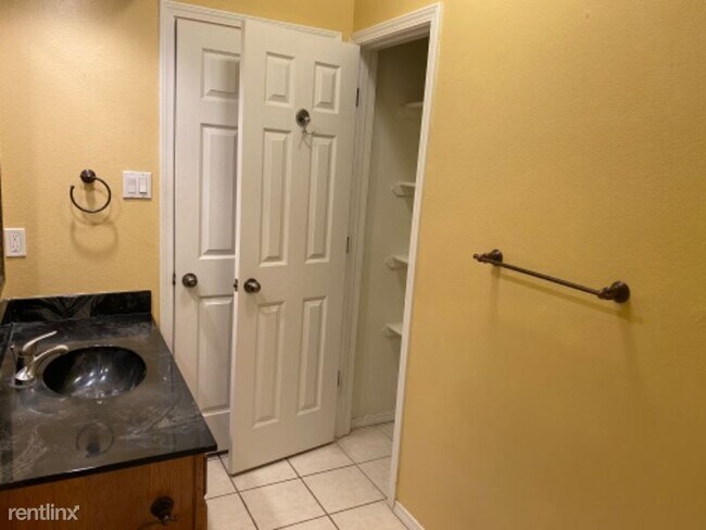 Building Photo - 4 br, 3 bath House - 3003 Onate Rd