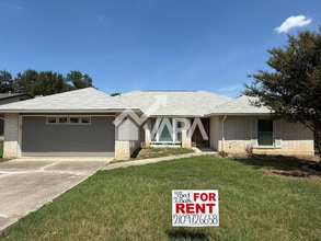 Building Photo - 9650 Chelmsford Dr