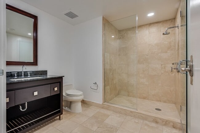 Building Photo - Sky Las Vegas 4305- Stunning City Views from this Fully Furnished, 3Bd, 3-Story Penthouse Residence