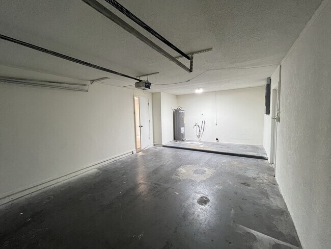 Building Photo - 1057 Tropical Ave NW