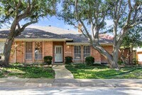 Building Photo - 9702 Summerhill Ln