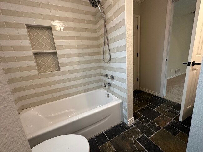 Building Photo - 2001 Emerson Ln