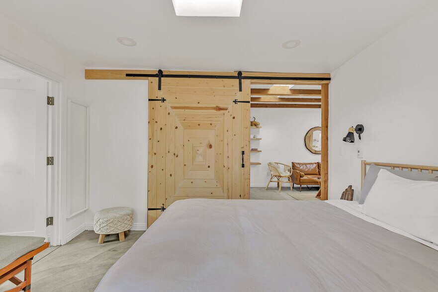 Bedroom 2 - 718 Vernon Ave