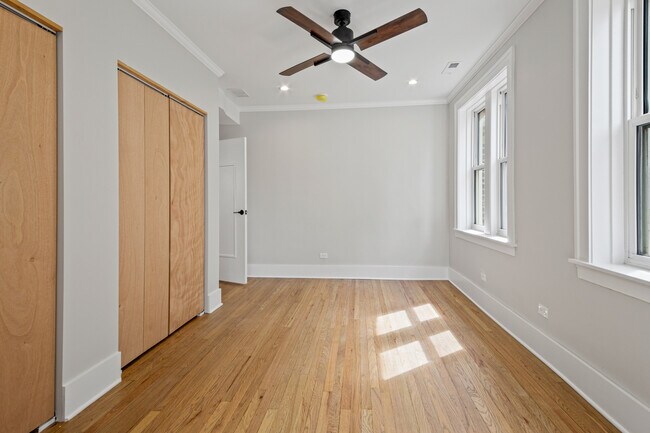 Building Photo - 4834 N Springfield Ave